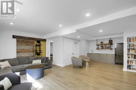104 Gracewood Crescent Ottawa ON K1T 0J5