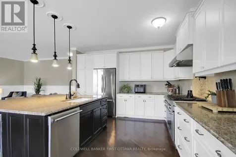 104 Gracewood Crescent Ottawa ON K1T 0J5