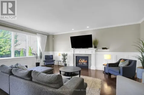 104 Gracewood Crescent Ottawa ON K1T 0J5