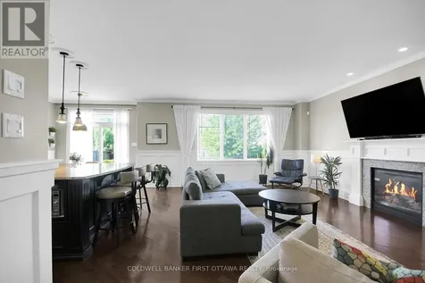 104 Gracewood Crescent Ottawa ON K1T 0J5