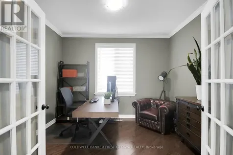 104 Gracewood Crescent Ottawa ON K1T 0J5