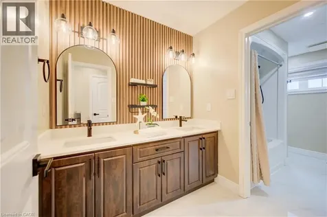 252 Gravel Ridge Trail Kitchener ON N2E 0C5