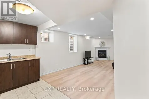 225 Ellis Crescent Milton (de Dempsey) ON L9T 6B5