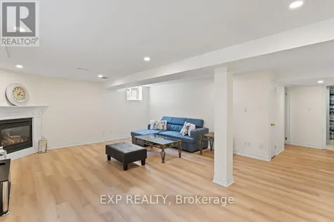 225 Ellis Crescent Milton (de Dempsey) ON L9T 6B5