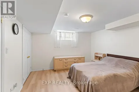225 Ellis Crescent Milton (de Dempsey) ON L9T 6B5
