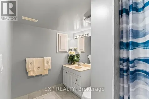 225 Ellis Crescent Milton (de Dempsey) ON L9T 6B5