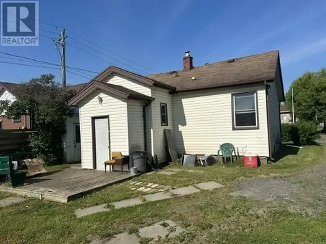 1512 Broadmore Avenue Thunder Bay ON P7C 2Z2