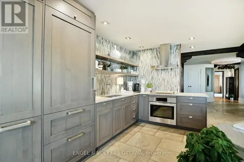 40 Boteler Street Ottawa ON K1N 9C8