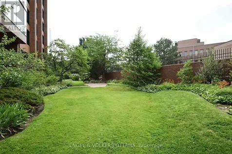 40 Boteler Street Ottawa ON K1N 9C8