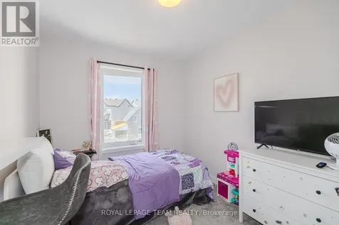 742 Kinstead Pvt Private Ottawa ON K2S 3B3