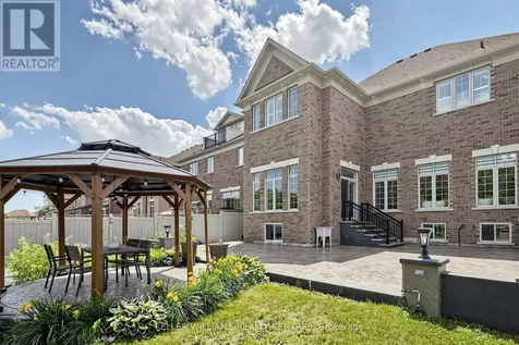 36 Blenheim Circle Whitby ON L1P 0E3