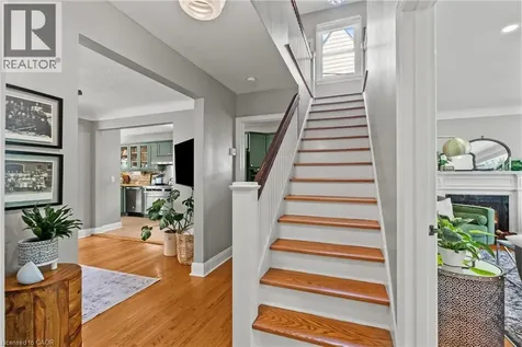 88 Rothsay Avenue Hamilton ON L8M 3G1