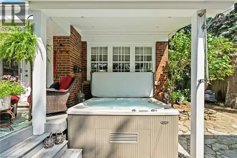 88 Rothsay Avenue Hamilton ON L8M 3G1