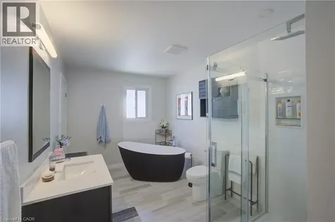 439 Woodrow Drive Waterloo ON N2T 2V6