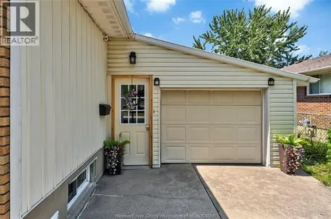 2949 Brimley Drive Windsor ON N8R 1L9