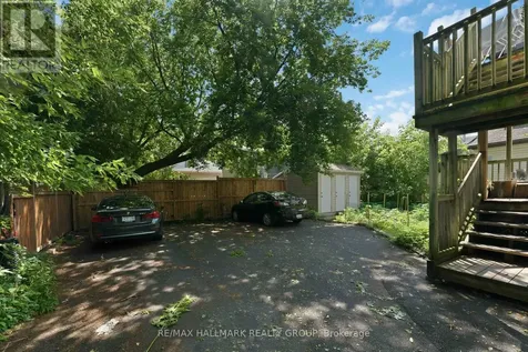 1079 North River Road Ottawa ON K1K 3V9