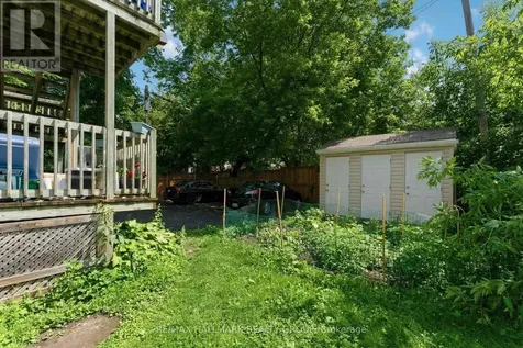 1079 North River Road Ottawa ON K1K 3V9