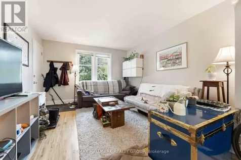 1079 North River Road Ottawa ON K1K 3V9