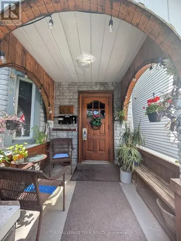 44 Spadina Avenue Ottawa ON K1Y 2B6