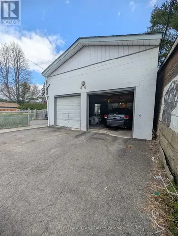 44 Spadina Avenue Ottawa ON K1Y 2B6
