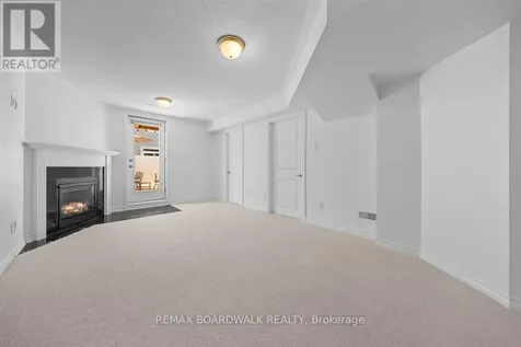 446 Meadowbreeze Drive Ottawa ON K2M 0L1
