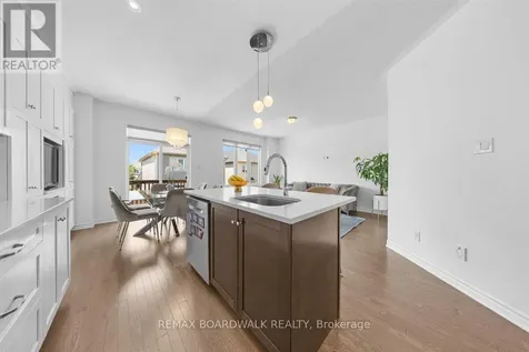 446 Meadowbreeze Drive Ottawa ON K2M 0L1