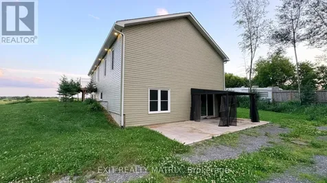 21992 Beauchamp Drive South Glengarry ON K0C 1Z0