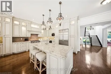 1098 Lakeshore Road West Oakville ON L6L 1E9