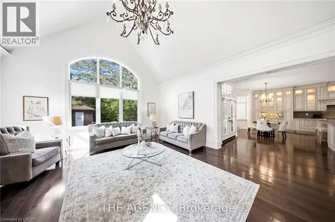 1098 Lakeshore Road West Oakville ON L6L 1E9