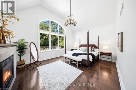 1098 Lakeshore Road West Oakville ON L6L 1E9