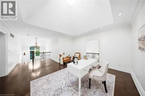 1098 Lakeshore Road West Oakville ON L6L 1E9