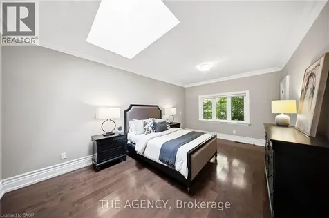 1098 Lakeshore Road West Oakville ON L6L 1E9