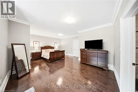 1098 Lakeshore Road West Oakville ON L6L 1E9