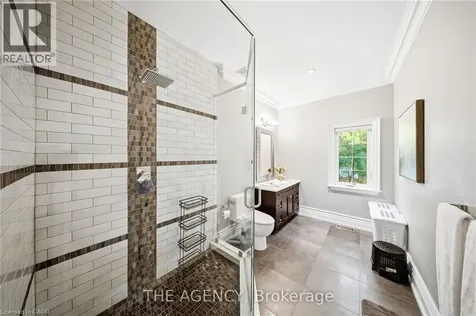 1098 Lakeshore Road West Oakville ON L6L 1E9