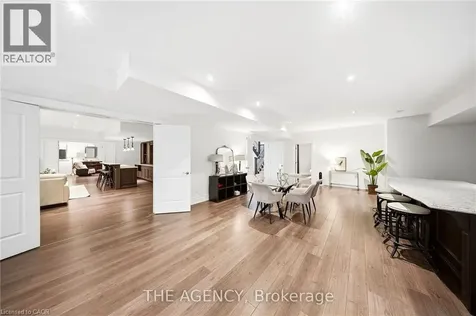 1098 Lakeshore Road West Oakville ON L6L 1E9
