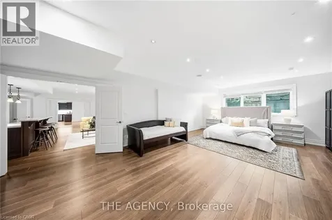 1098 Lakeshore Road West Oakville ON L6L 1E9
