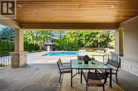 1098 Lakeshore Road West Oakville ON L6L 1E9