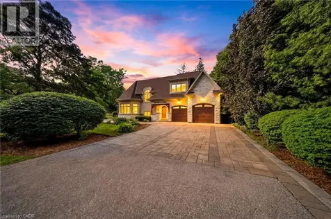 1098 Lakeshore Road West Oakville ON L6L 1E9