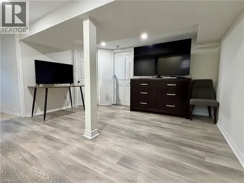 94 Howard Avenue Hamilton ON L9A 2W5