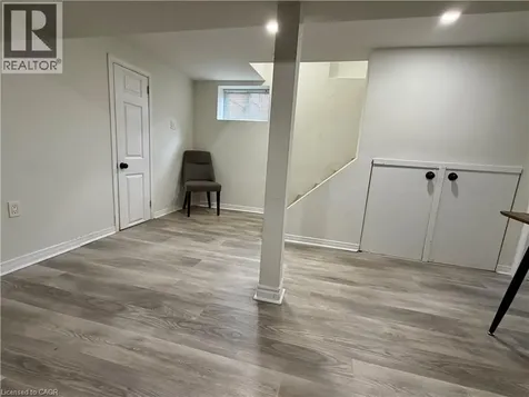 94 Howard Avenue Hamilton ON L9A 2W5