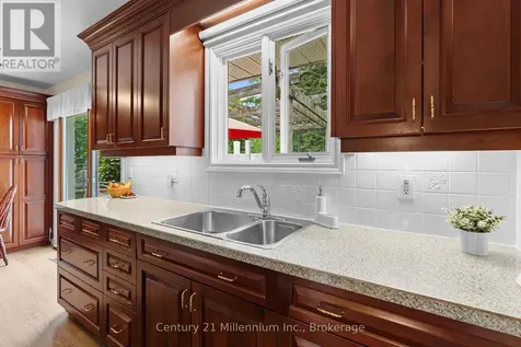 128 7th Avenue East Owen Sound ON N4K 2W7