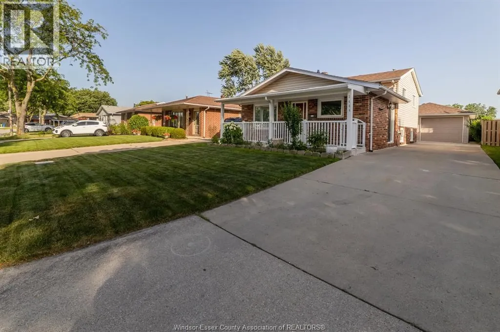 3444 Hemlock Windsor ON N8R 1Z9
