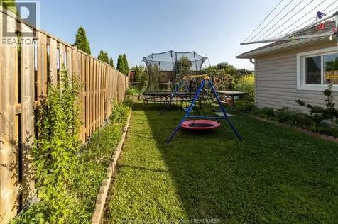 3444 Hemlock Windsor ON N8R 1Z9