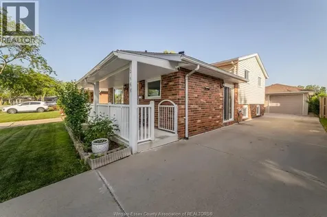 3444 Hemlock Windsor ON N8R 1Z9