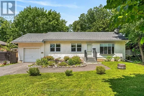 427 Pleasant Park Road Ottawa ON K1H 5M9