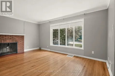 427 Pleasant Park Road Ottawa ON K1H 5M9