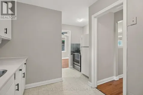 427 Pleasant Park Road Ottawa ON K1H 5M9