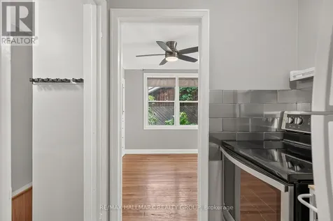 427 Pleasant Park Road Ottawa ON K1H 5M9