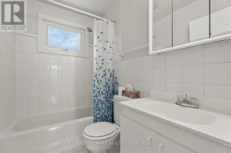 427 Pleasant Park Road Ottawa ON K1H 5M9