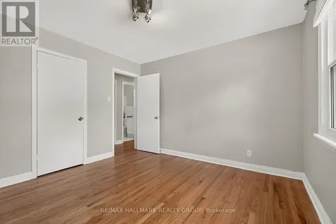 427 Pleasant Park Road Ottawa ON K1H 5M9